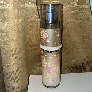 Bath and Body Works Snowflakes & Cashmere Lotion, Spray 8flz